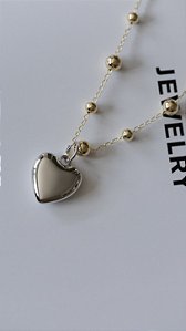 Colar Esferas com Pingente de Coração