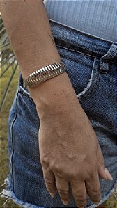 Pulseira Meio Aro Croissant Vazado