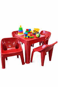 Mesa Infantil com 4 Cadeiras de Plástico Vermelha - Resistente e Seguro