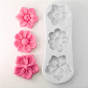 Molde de Silicone Flores 3 Cav Modelo 02 para Sabonetes, Velas e Resina Artesanal