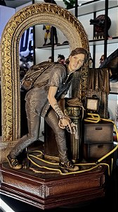 ESTÁTUA ELLIE - O TEATRO - THE LAST OF US - PRIME 1 STUDIO - 1:4