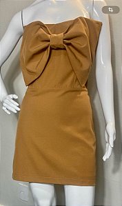 Vestido tomara que caia crepe alfaiataria com laço frontal. Ref.022