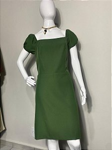 Vestido midi em crepe com elastano e decote quadrado. Ref 023