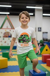 conjunto infantil menino carro jeep bermuda verde e camiseta branca tamanhos 2 a 10 anos