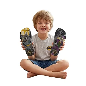 chinelo infantil batman havaianas com vilão coringa cinza solado tradicional tamanhos 27 a 36
