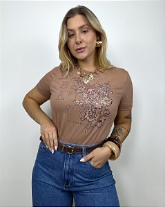 T-Shirt Tradicional Estampa “Beauty”
