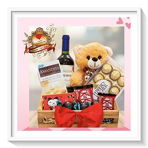 Cesta Vinho e Chocolates com Ursinho