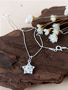 Gargantilha Flor Com Zircônias - Prata 925