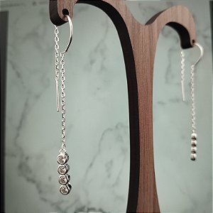 Brinco Pêndulo com Ponto de Luz - 5cm - Prata 925 - MB588- 2768