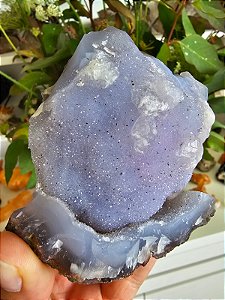 Ágata Azul coberta de Cristais de Quartzo