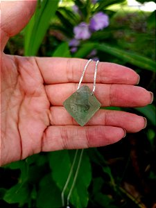 Colar Médio Fluorita Octaedro Verde