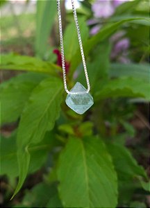 Colar Médio Fluorita Octaedro Verde