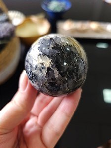 Esfera de Quartzo Turmalinado