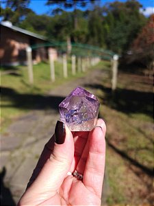 Ametista com Quartzo Translúcido e Golden Healer Lapidada