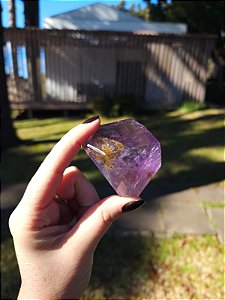 Ametista com Quartzo Translúcido e Golden Healer Lapidada