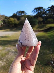 Ágata com Geodo coberto de cristais de Quartzo