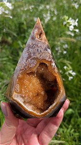 Ágata com Geodo de Quartzo Dourado