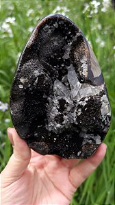 Ovo de Septariana com Calcitas