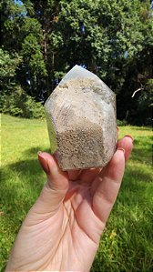 Quartzo com Lodolita e Rutilos