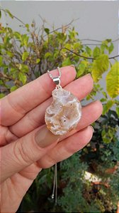 Pingente Geodo com Cristal Interno