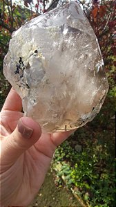 Quartzo Turmalinado com Mica Estrela e Arco-íris