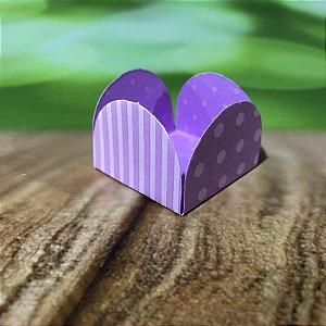 50 Forminhas Listras Poá Lilás/Branco Para Doces 4 Pétalas 3,3X3,3X2,2  10.44 (Nc Toys Simples)