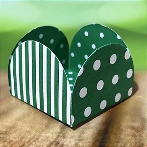 50 Forminhas Listras Poá Verde/Branco Para Doces 4 Pétalas 3,3X3,3X2,2 10.38 (Nc Toys Simples)