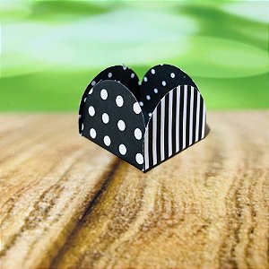 50 Forminhas Listras Poá Preto/Branco Para Doces 4 Pétalas 3,3X3,3X2,2  10.29 (Nc Toys Simples)