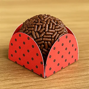 50 Forminhas Poá Vermelho/Preto Para Doces 4 Pétalas 3,3X3,3X2,2 10.64 (Nc Toys Simples)