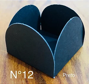 50 Forminhas Preta Para Doces 4 Pétalas 3,3X3,3X2,2 10.2 (Nc Toys Simples)