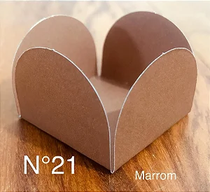 50 Forminhas Marrom Para Doces 4 Pétalas 3,3X3,3X2,2 10.14 (Nc Toys Simples)
