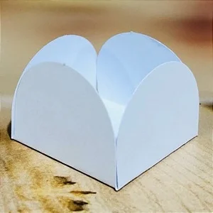 50 Forminhas Branca Para Doces 4 Pétala Mini 3X3X2 Cm (70.1) Nc Toys Mini
