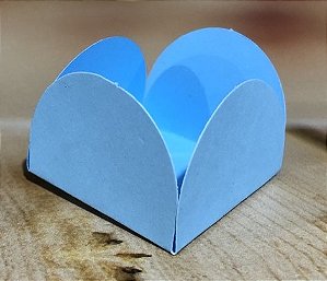 50 Forminhas Azul Claro Para Doces 4 Pétalas G 4X4X2.7 ( 55.6 ) Nc Toys G