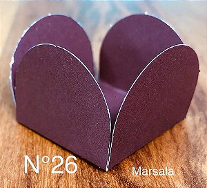 50 Forminhas Para Doces Marsala 4 Pétalas 10.91 Nc Toys Simples
