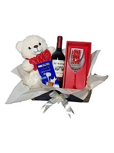 Cesta Romântica Dia Dos Namorados Urso Vinho Taça Elegante Chocolate