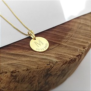 Colar Personalizado Medalha letra e data.