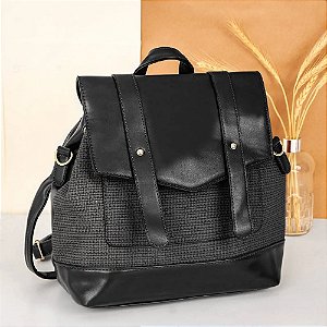 Bolsa Mochila com Detalhes em Relevo Preto