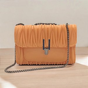 Bolsa Baú Em Matelassê Estruturada Alça Transversal De Corrente U / laranja  BCB266
