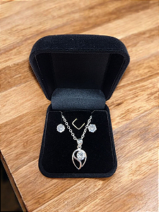 Conjunto colar e brincos prata 925 com detalhe em zircônia BCJ402