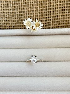 ANEL COM PEDRA ZIRCÔNIA OVAL PRATA 925