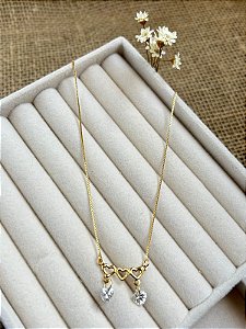 COLAR CORAÇÃO COM CRISTAIS PENDENTES BANHADO A OURO