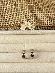 BRINCO ARGOLA COM DETALHES RISCADOS