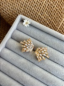 BRINCO EARCUFF CRAVEJADO BANHADO A OURO