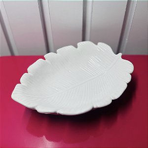 CUMBUCA DE PORCELANA MODELO FOLHA BRANCA 16X12X4CM