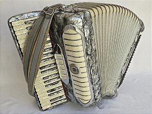 Acordeon 120 baixos Stradavóx Impecável