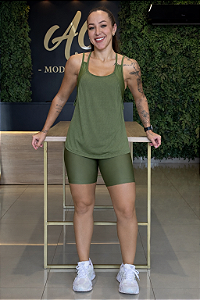 CONJUNTO FITNESS TRIO SHORT VERDE OLIVA