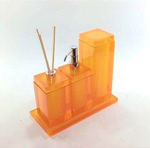 KIT COM 3 POTES E BANDEJA, COR LARANJA TR LINHA QUADRADA EM RESINA DE POLIESTER