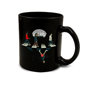 Caneca Stranger Beatles Black edition