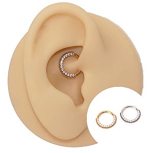 Piercing Argola em Aço Detalhada com Zircônia
