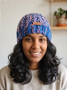 Touca Adulto Crochê Mesclada – Azul & Rosa Tweed